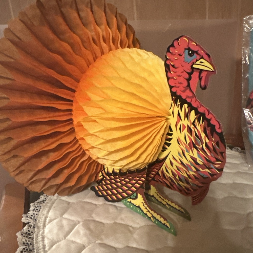 Vintage Set Of Thanksgiving Decoration Honeycomb Die-Cut Turkey 1 Lg 2 Md 4 Sml - Picture 5 of 13